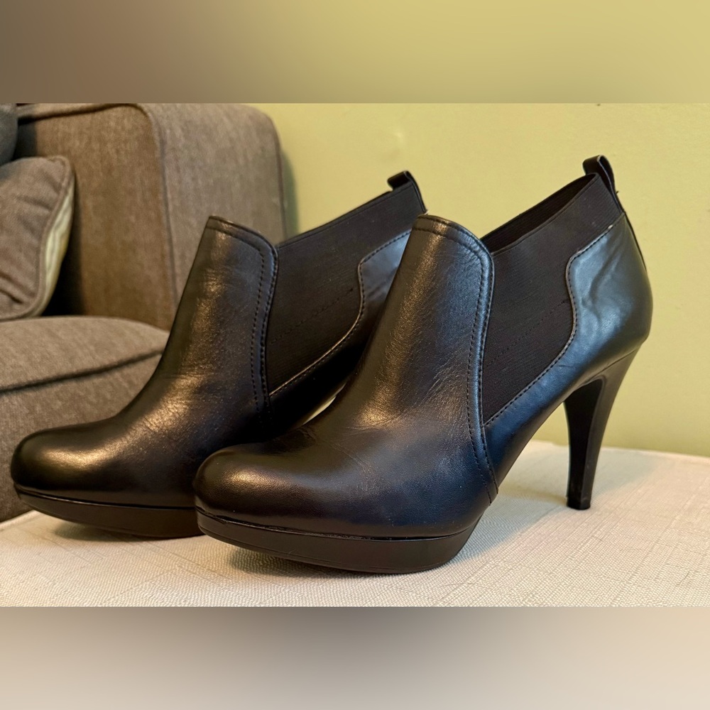 Elegant Black Ankle Boots